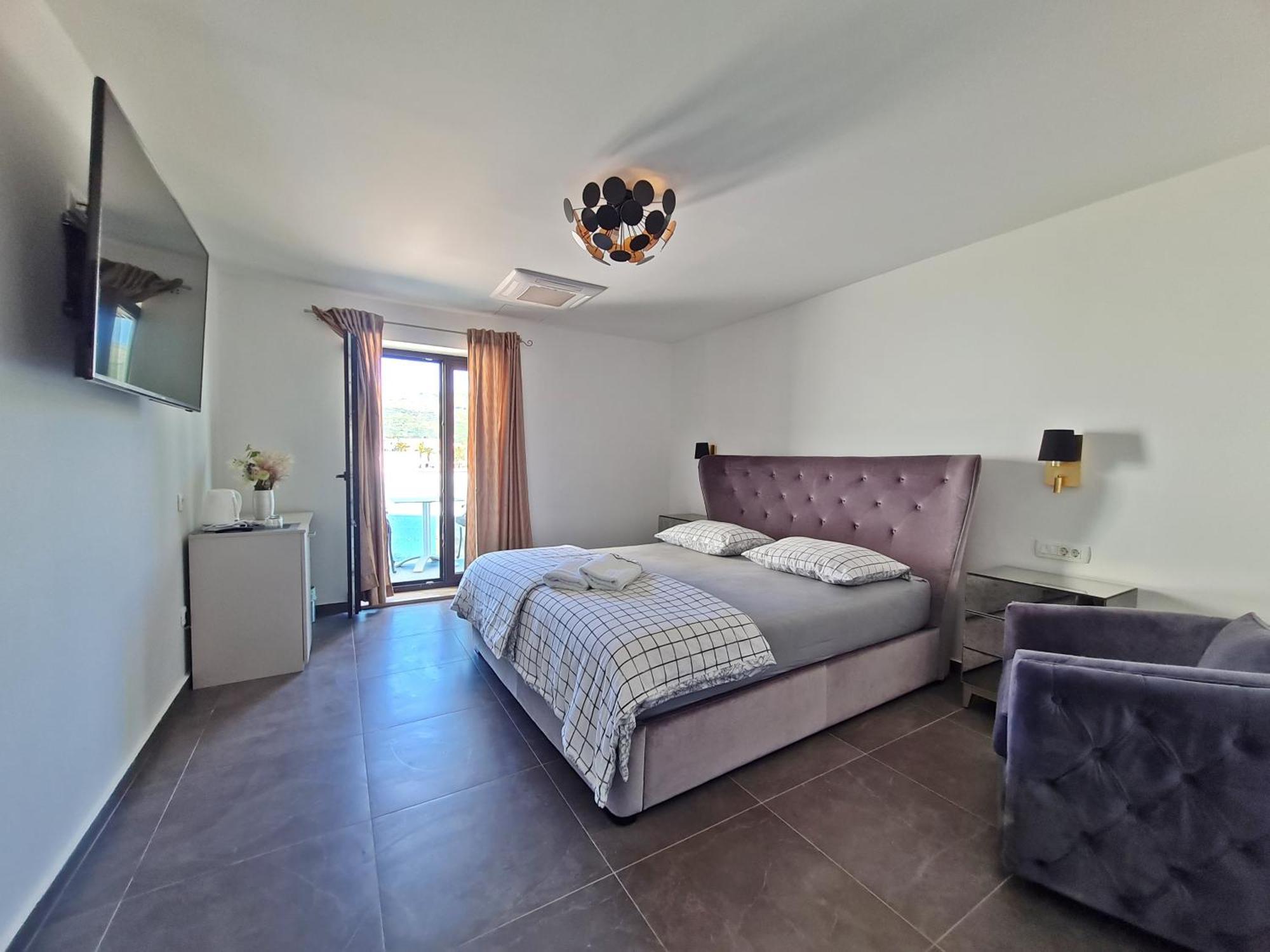 Azzurro Luxury Rooms โตรกีร์ ภายนอก รูปภาพ