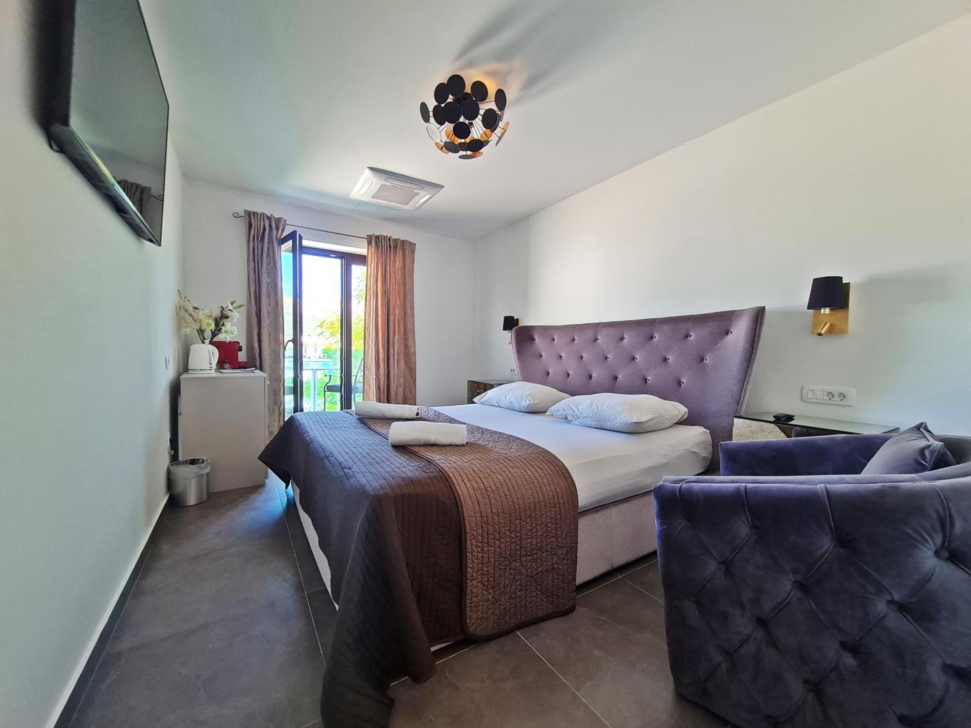 Azzurro Luxury Rooms โตรกีร์ ภายนอก รูปภาพ